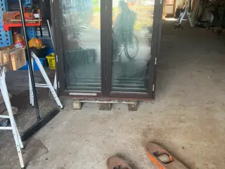 Mahogni vinduer med termoglas