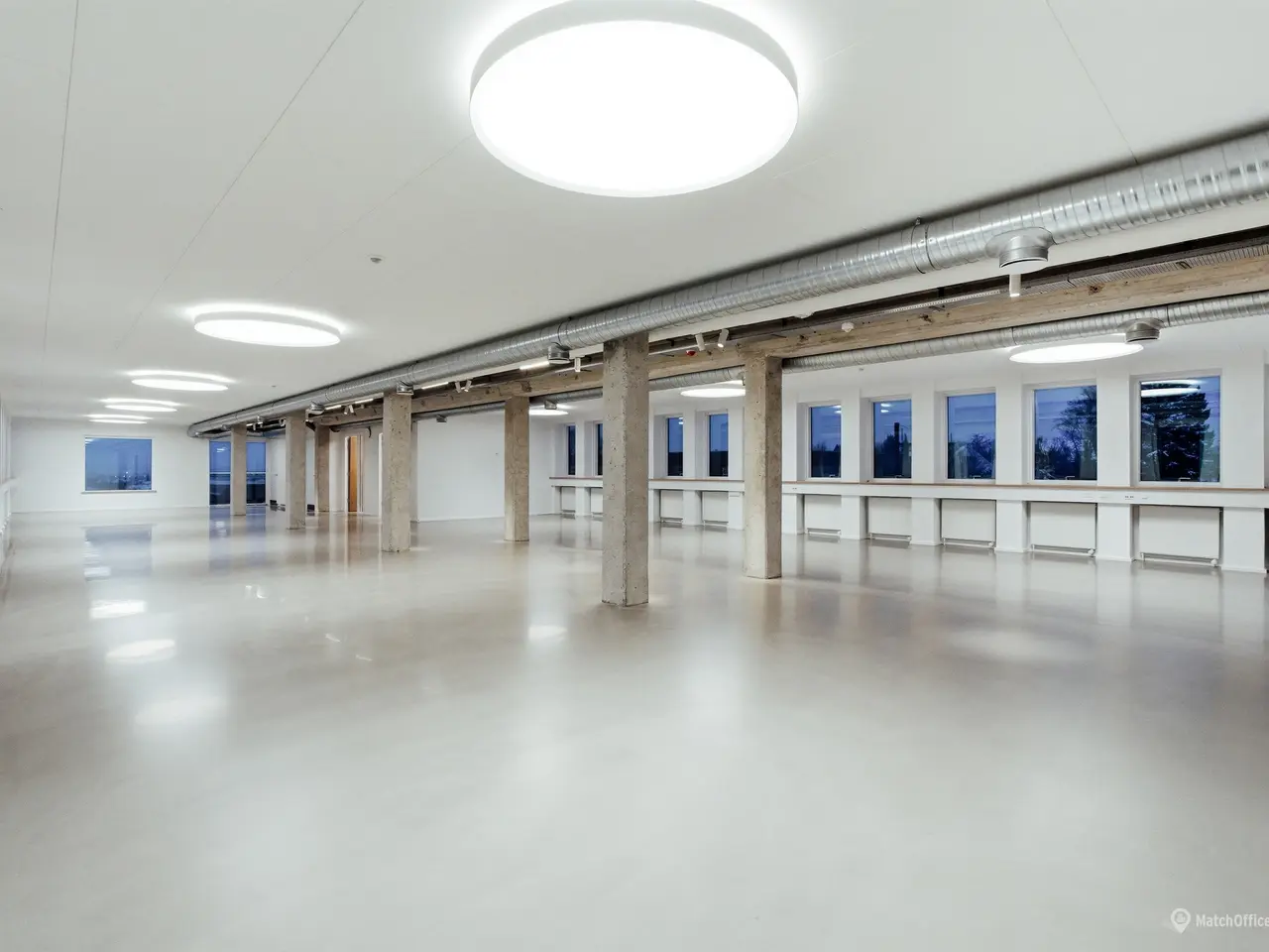Billede 2 - Hotelinspireret unika-kontor lige ved stationen