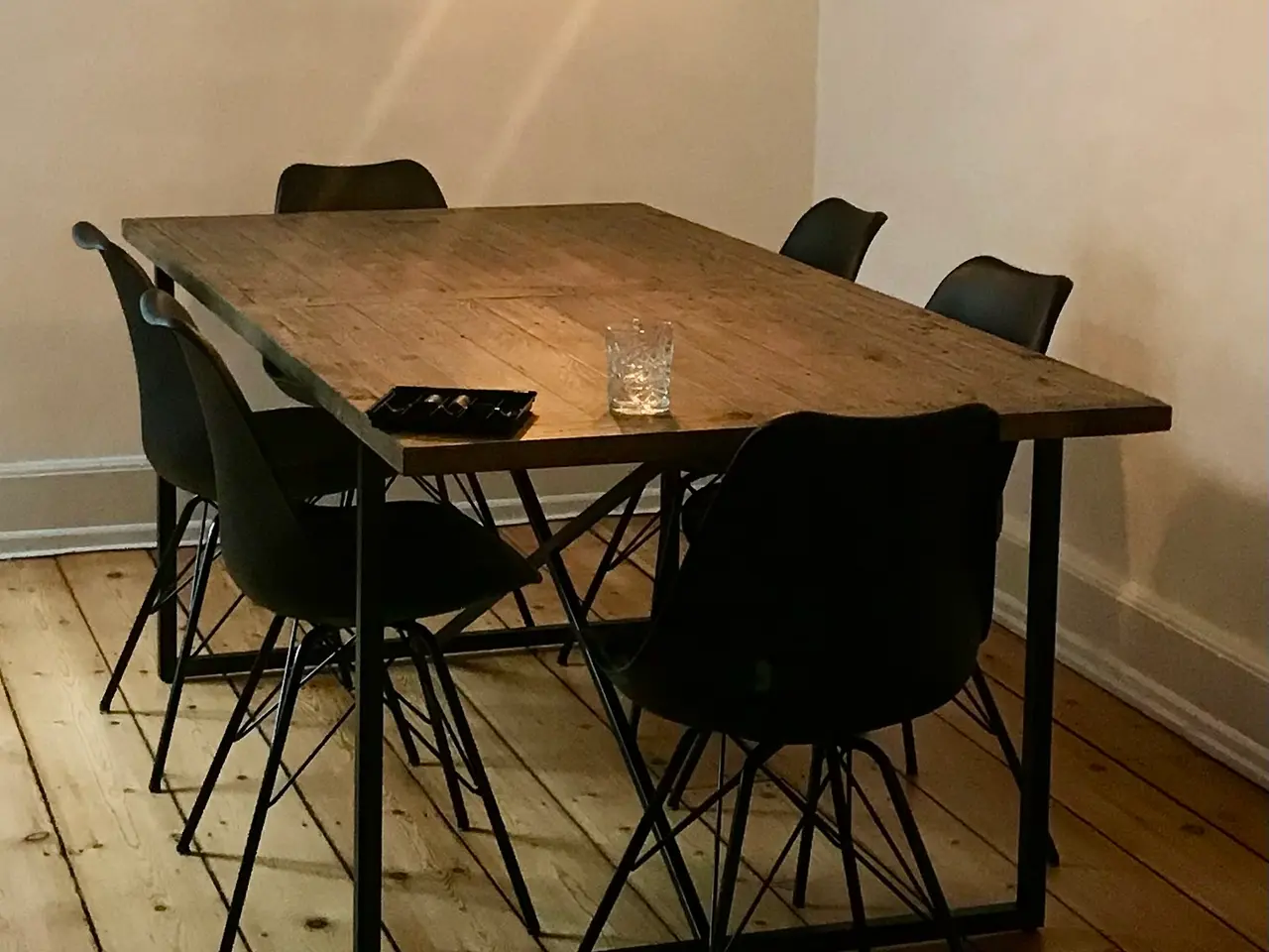 Billede 1 - Spisebord i massiv genbrugstræ 200x100 cm