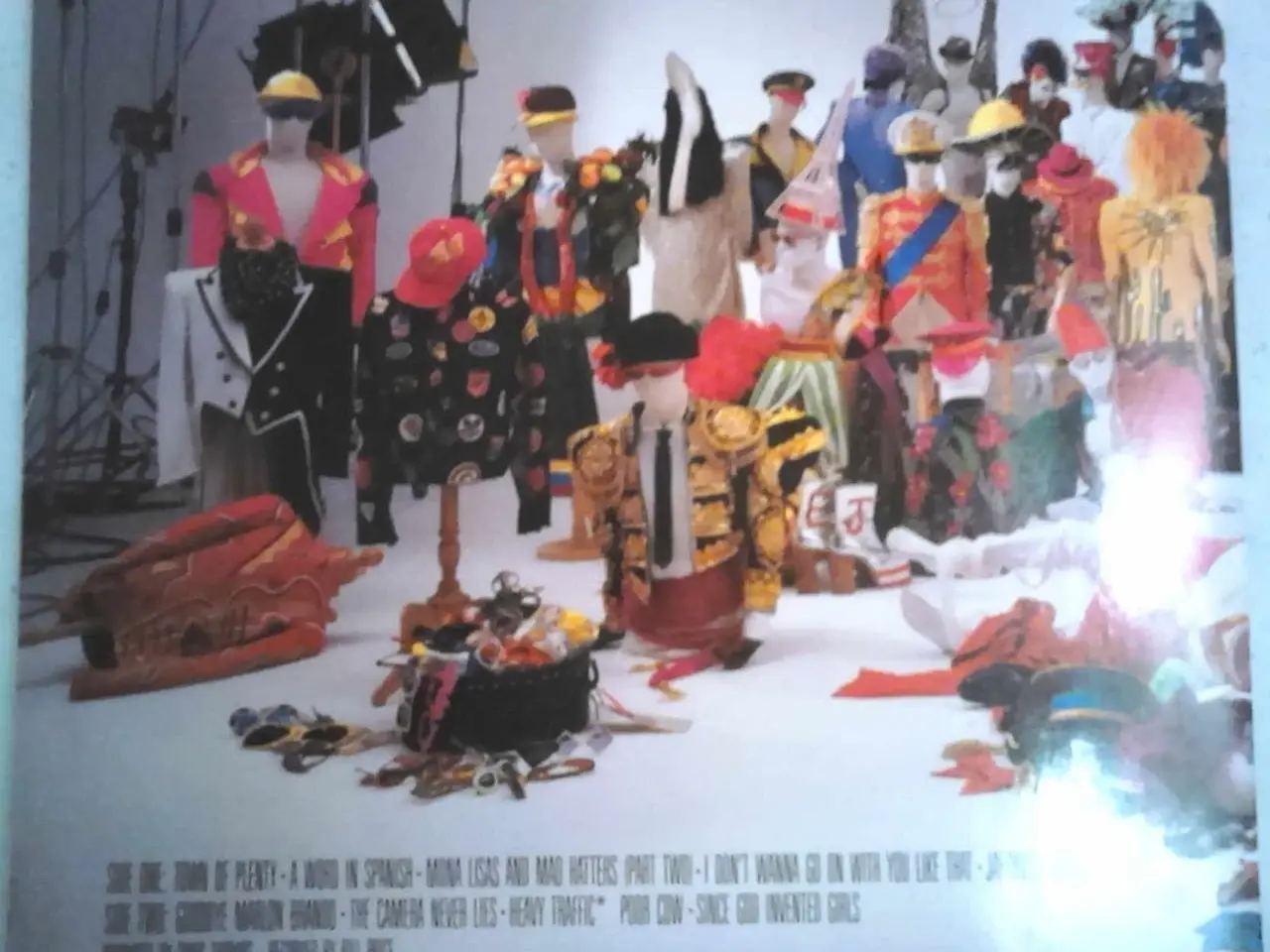 Billede 2 - Elton John, Reg Strikes Back LP