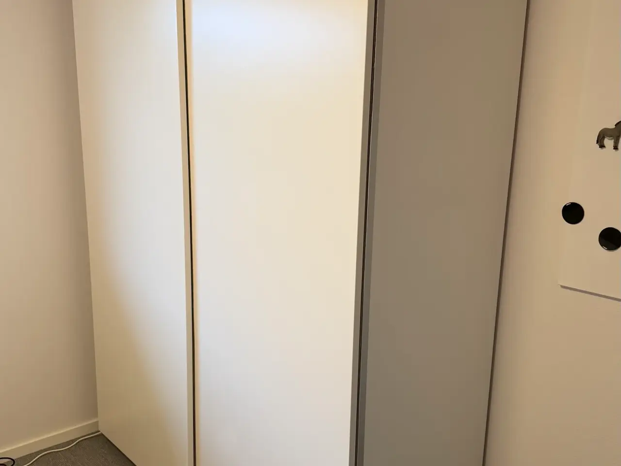 Billede 1 - Skab med skydelåger