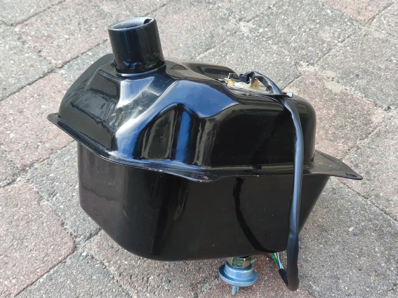 Billede 2 - Benzin tank til vga explora