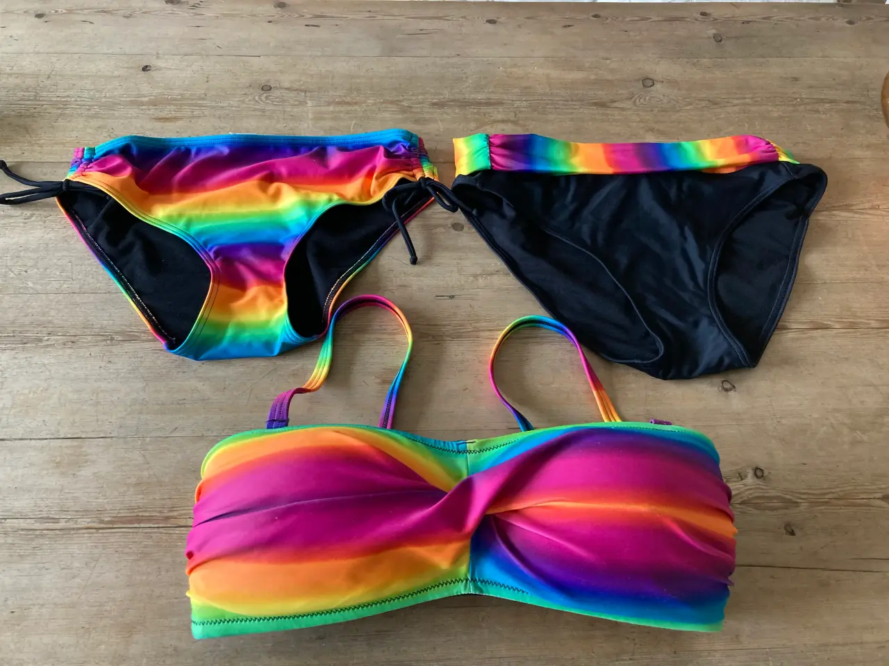 Billede 1 - Bikini 3 dele fra Wiki
