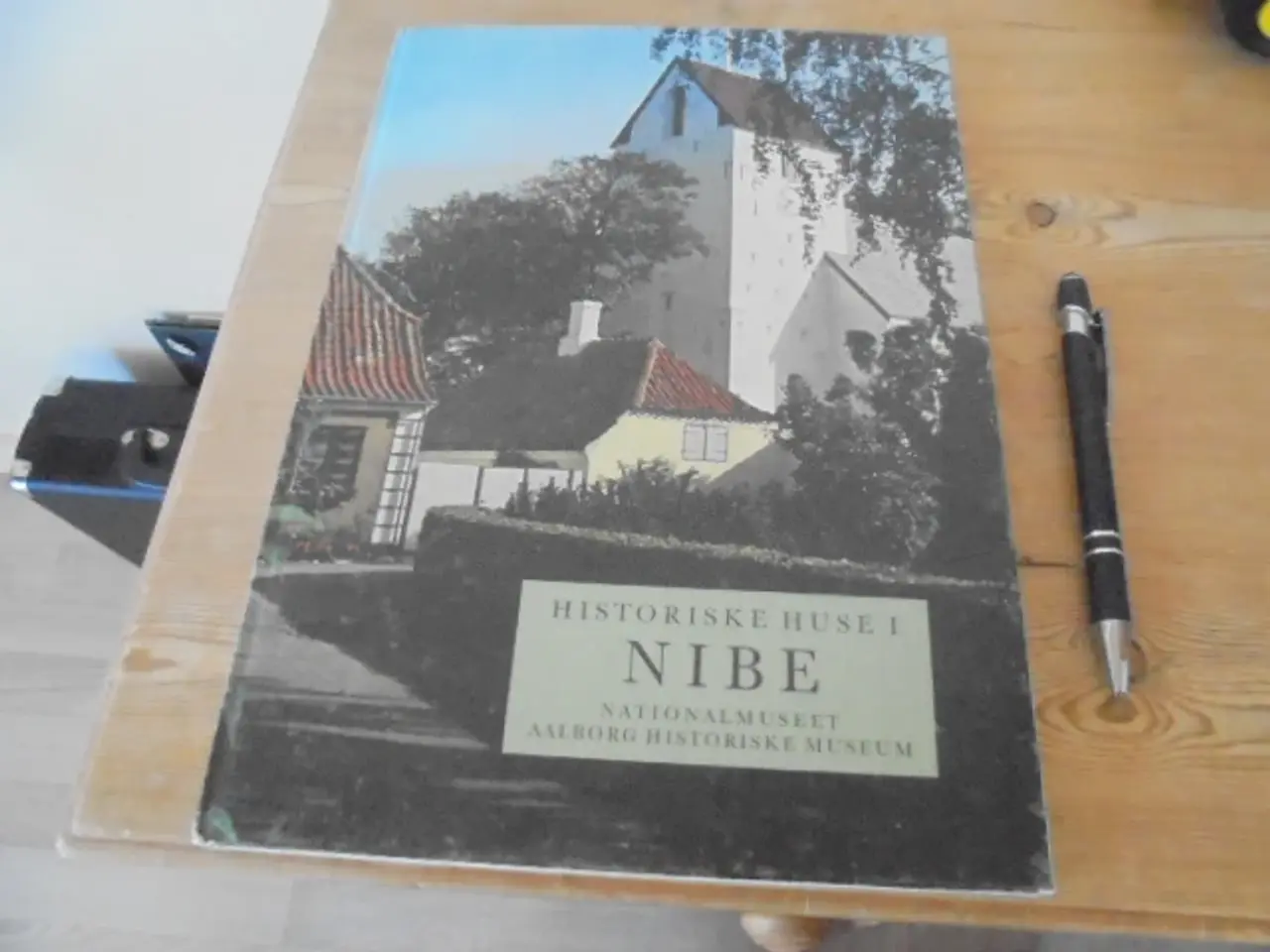 Billede 1 - Historiske huse i Nibe – god bog i stort format