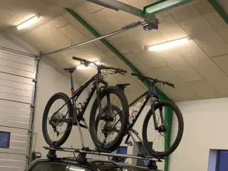 Tagbøgler med 2stk cykel