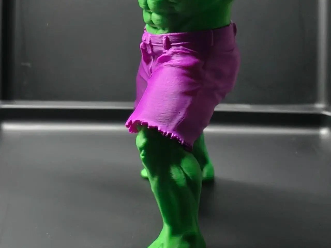Billede 2 - Hulk figur – delvist håndmalet – Marvel Avengers