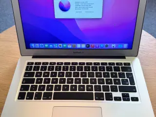 MacBook Air 2017 13” 8GB ram 128GB SSD