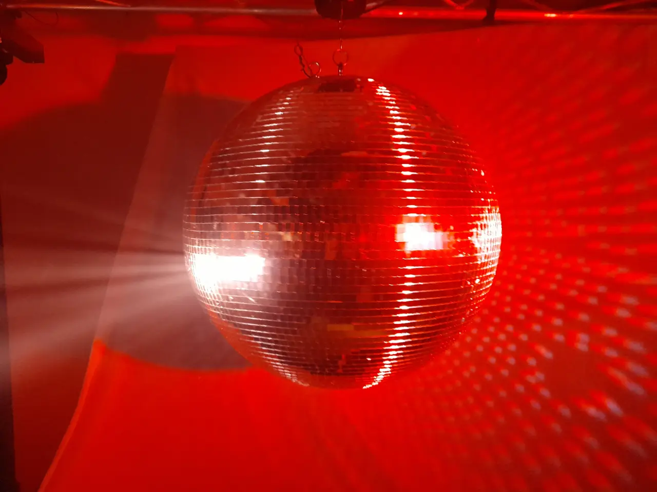 Billede 10 - Udlejes - 50cm. DISCOKUGLE, SPEJLKUGLE, MIRRORBALL