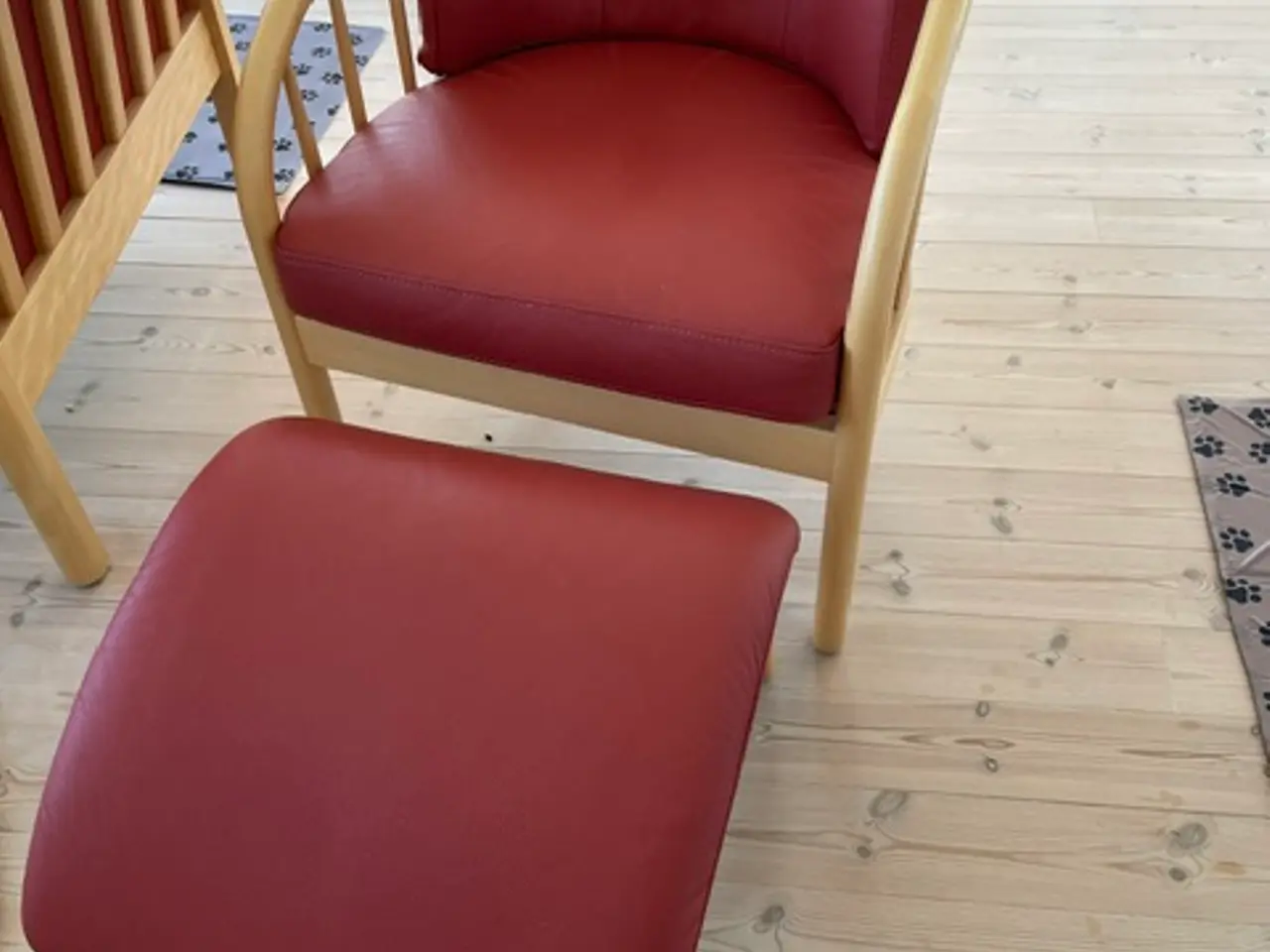 Billede 2 - STOUBY Tremmestol, 2 pers. sofa og fodskammel