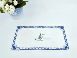 Mågestel Håndbroderet mini Løber