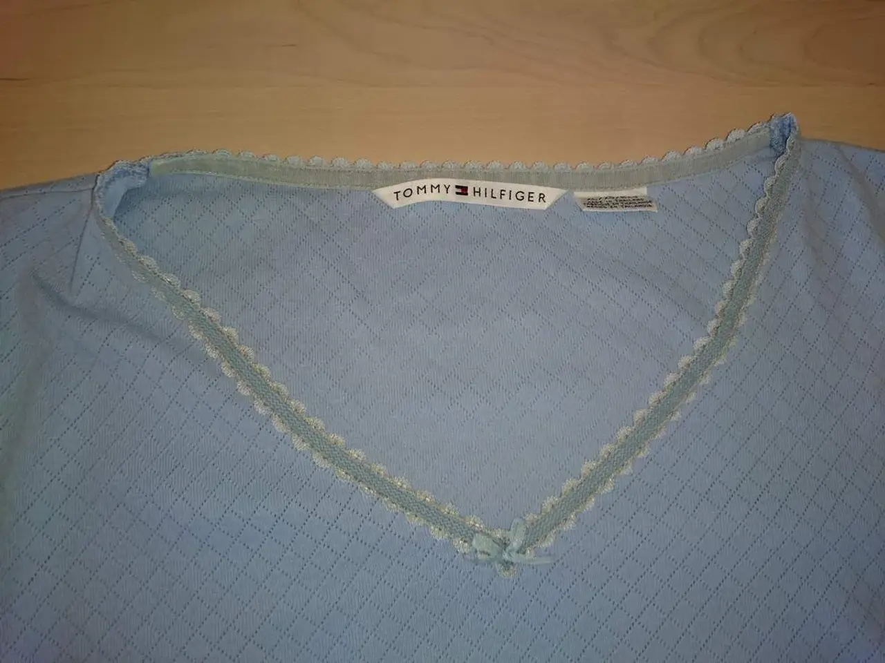 Billede 2 - Tommy Hilfiger t-shirt med logo str42/44