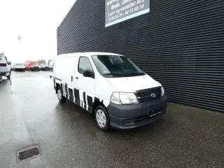 Toyota HiAce Kort 2,5 D-4D a/c m/komf. 117HK Van