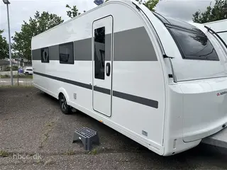 2025 - Adria Alpina 663 HT Adria Alpina 663 HT (2025) – Premium helårsvogn med mover og Dometic FJX7 klima