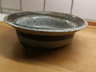 Skål i keramik.