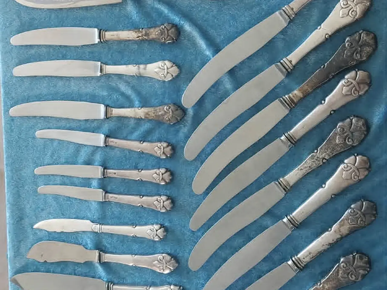 Billede 8 - pletsølv bestik mest knive sælges for kr. 25,- stk