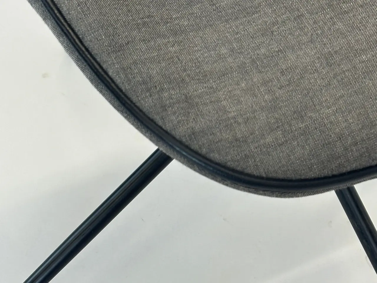 Billede 7 - GUBI Beetle Meeting Chair Stol – Grå med Sort Stel