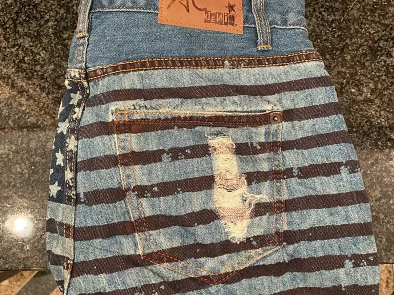 Billede 7 - AC denim shorts med trevler str m