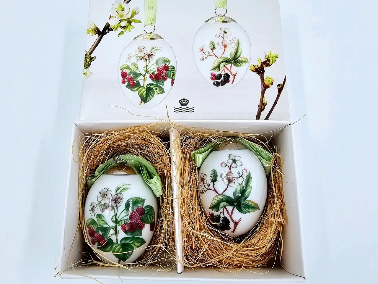 Billede 1 - Royal Copenhagen Påskeæg Grene Hindbær & Brombær 2015. Sortering 1