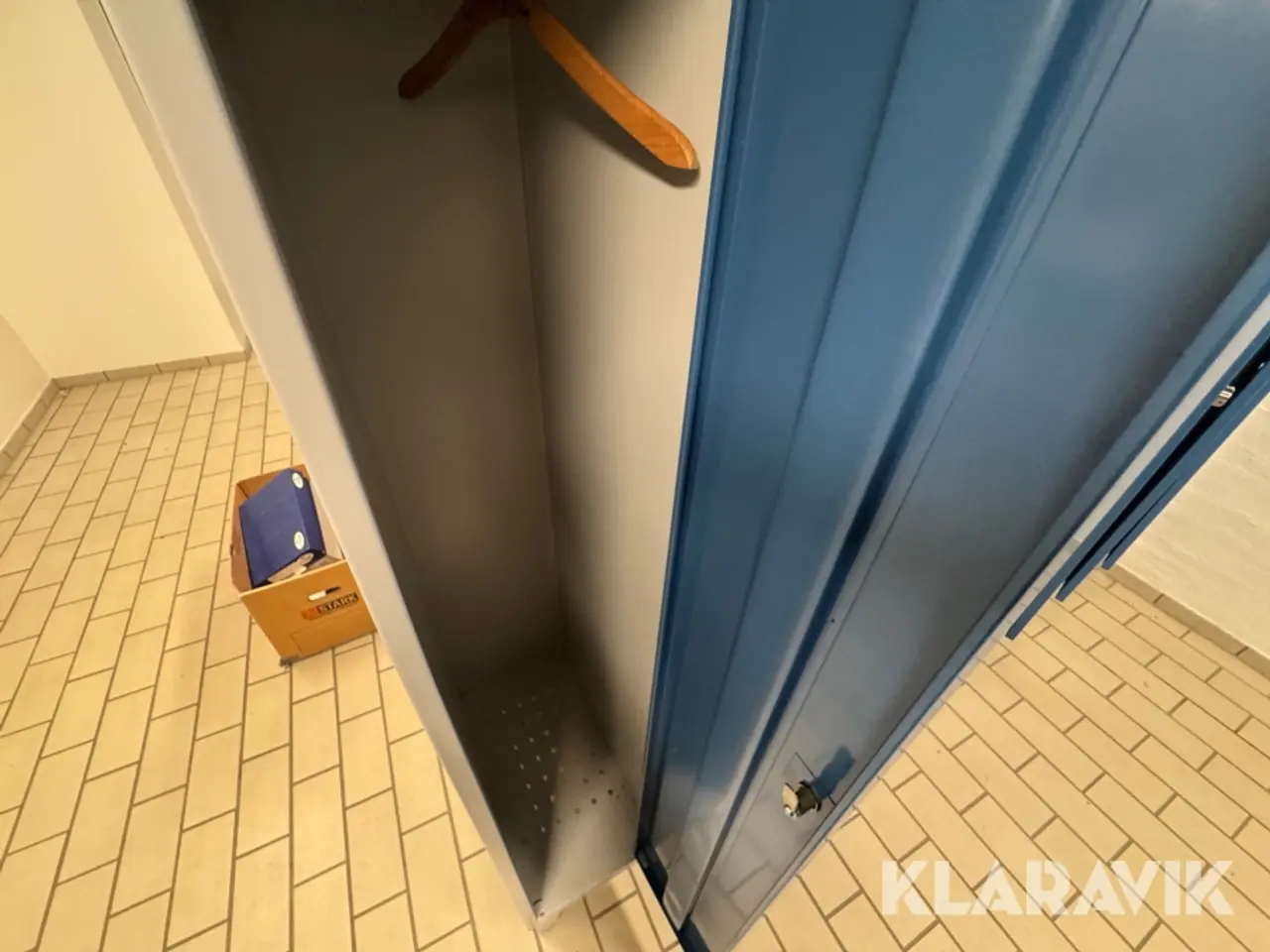 Billede 10 - Omklædningsskabe 3 sektioner