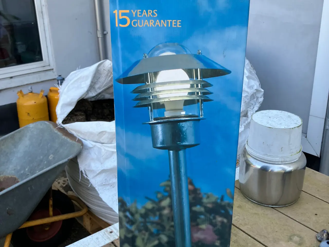 Billede 1 - Udendørs lampe sælges. 