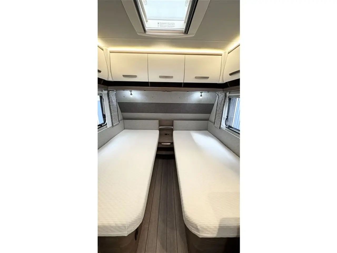 Billede 16 - 2021 - Knaus Sport 500 EU Silver Selection Enkeltsenge-Lamel-Gulvtemp.-Mover-Telt