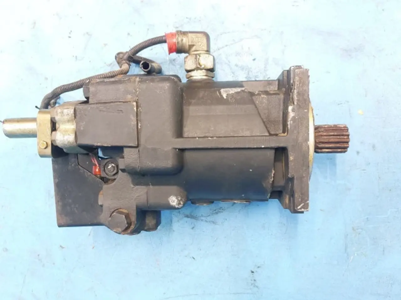 Billede 3 - New Holland CX8090 Hydrostat motor 84819681