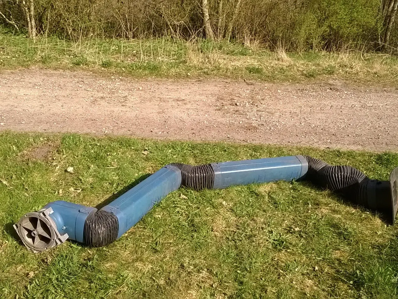 Billede 1 - Udsugningsarm fra værksted ca.3m.Ø200mm 1000,-