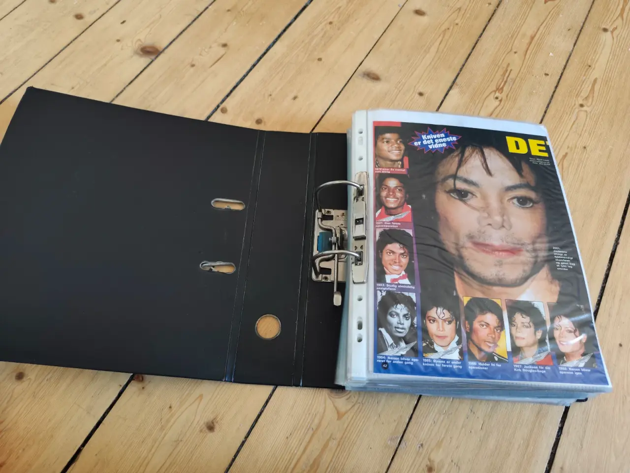 Billede 1 - Stor sort ringbind med Michael Jackson