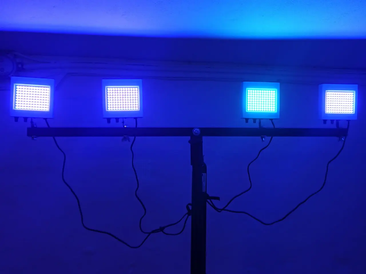 Billede 9 - Udlejes - 4 stk. KRAFTIG LYSSTÆRK LED 108Watt