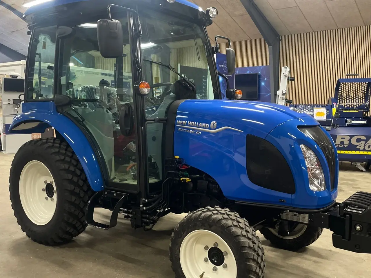 Billede 4 - New Holland BOOMER 40 HST Fabriksny