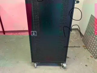 Blika computer skab