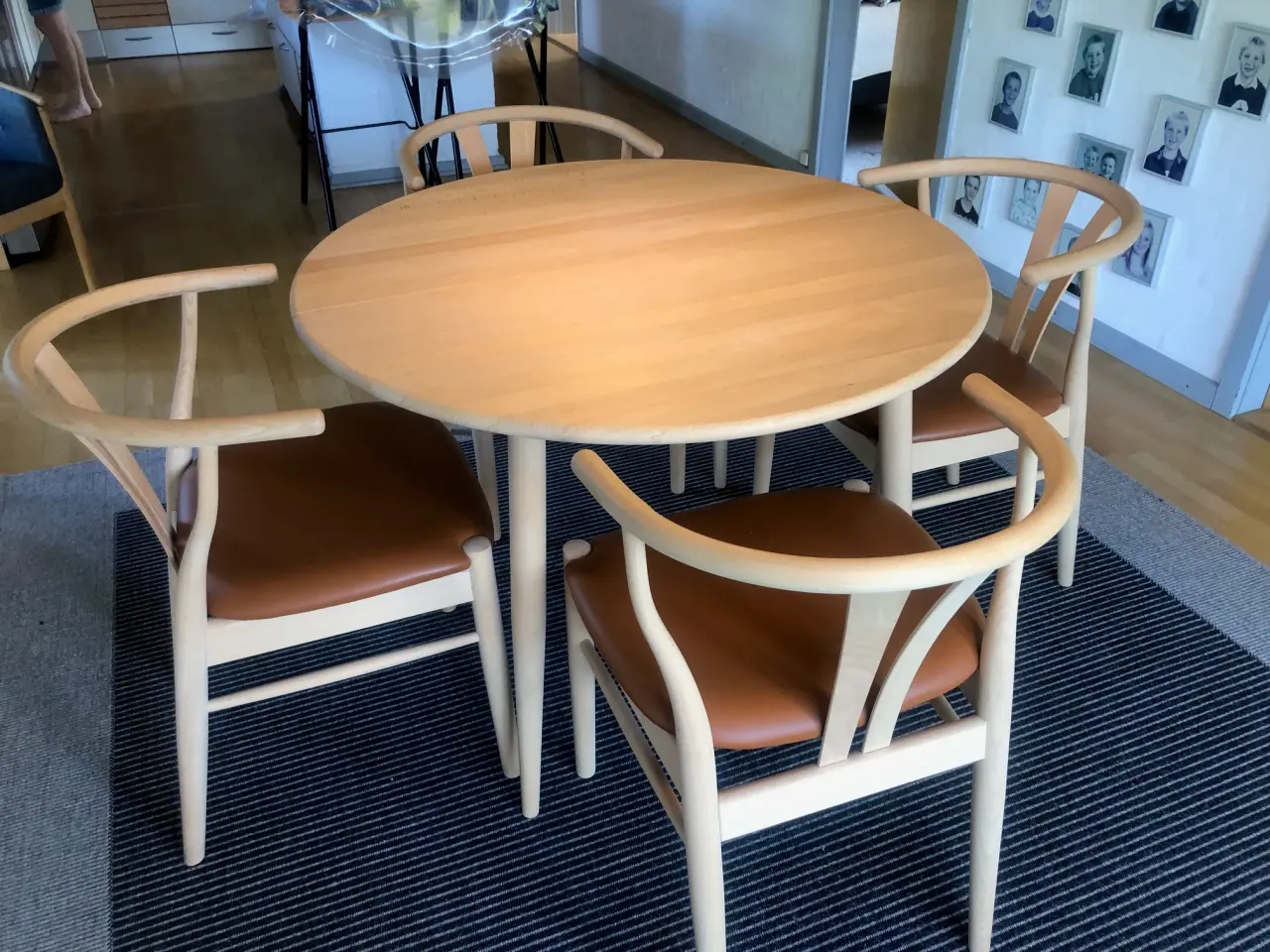 Billede 3 - Haslev spisebord bøg m/ 2 massive plader - som ny 