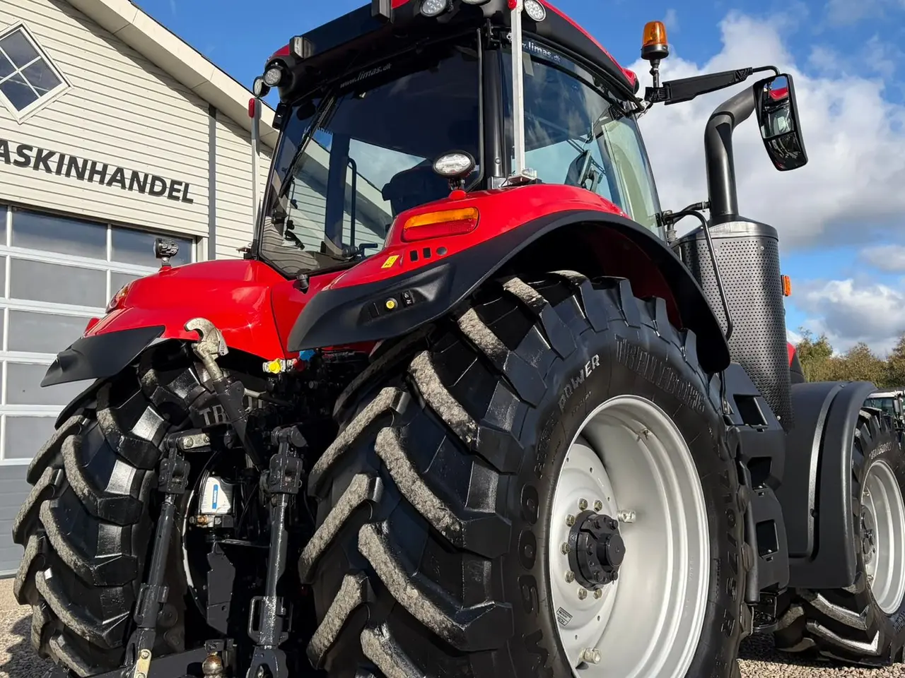 Billede 3 - Case IH MAGNUM 340 CVX med frontlift. Meget velholdt gård traktor