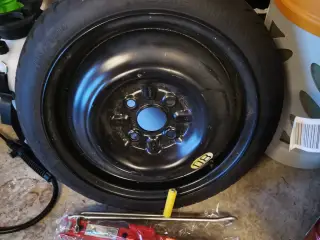 Toyota yaris reservehjul