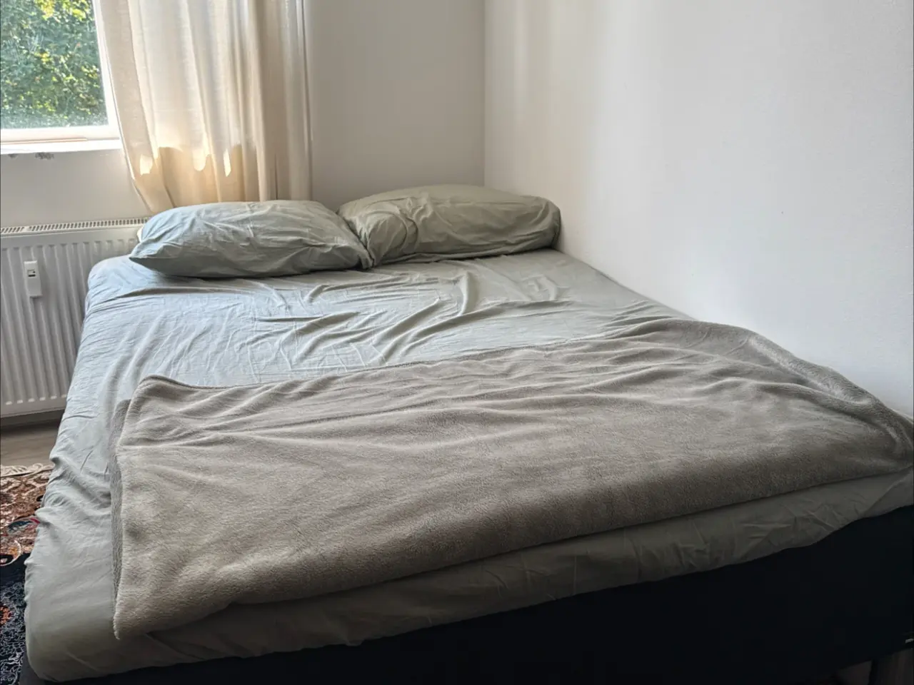 Billede 3 - Sælger en flot og komfortabel IKEA dobbeltseng i s