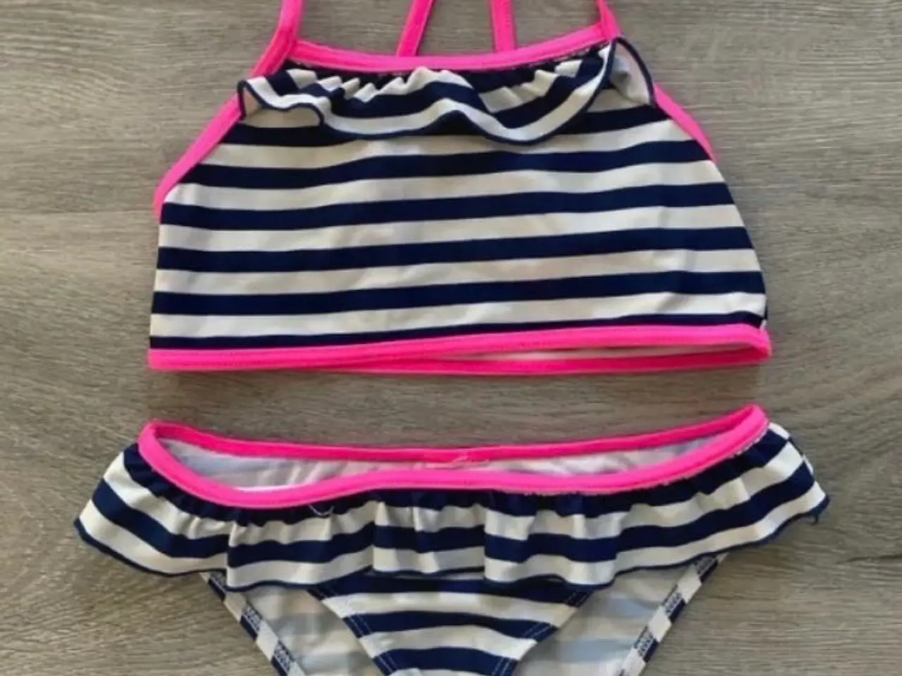 Billede 1 - Bikini str. 140/146
