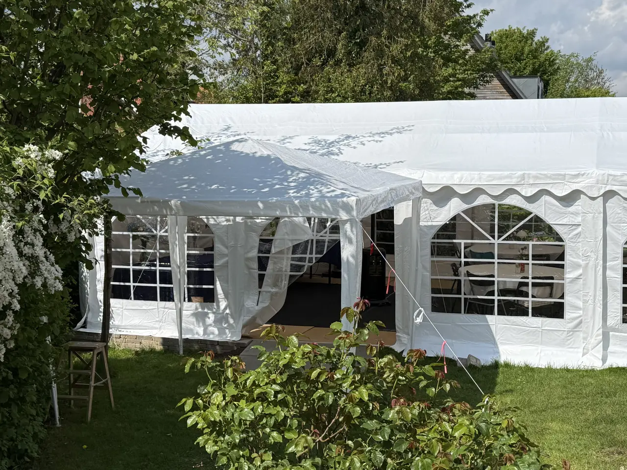 Billede 1 - Partytelt til konfirmation, havefest eller bryllup