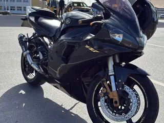 Yamaha yzf r1