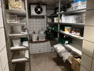 Tøm tørrummet for indhold