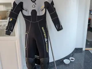 Waterproof 7mm W4 våddragt str Medium
