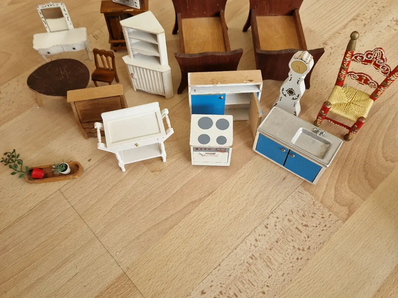 Billede 1 - Vintage dukkehus møbler fra 60erne.  Lundby og Lis