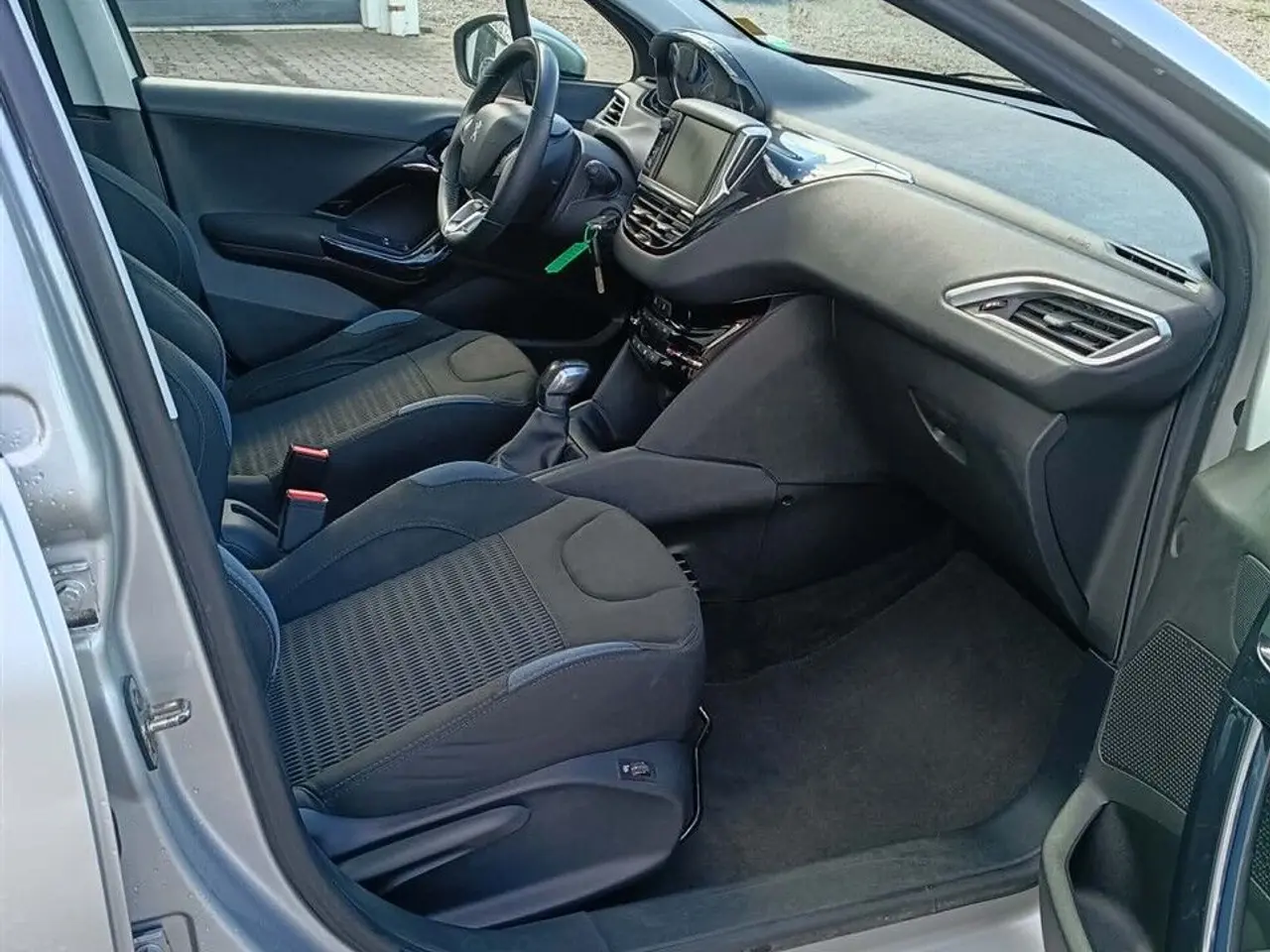 Billede 5 - Peugeot 208 1,2 VTi Allure Sky 82HK 5d