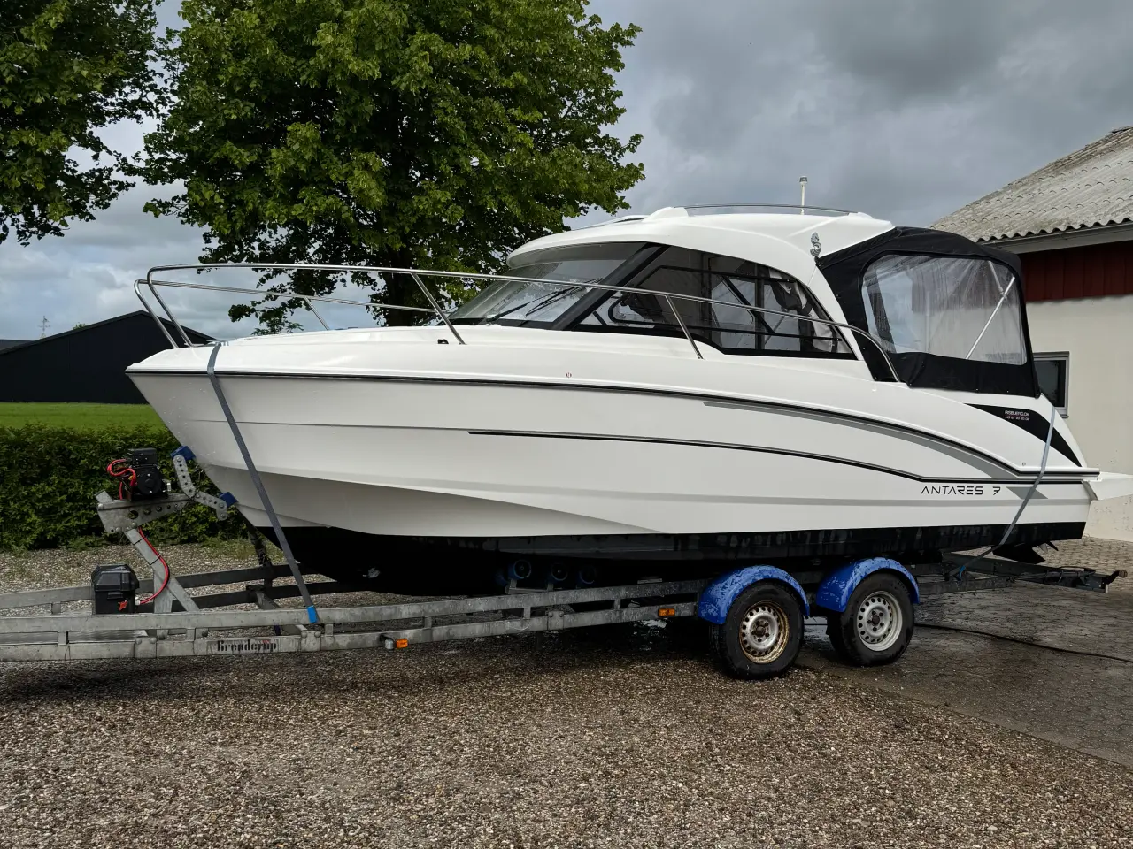 Billede 1 - Beneteau Antares 7 med 150 hk og Bådtrailerer