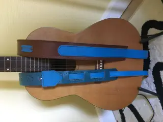 Guitar remme sælges.