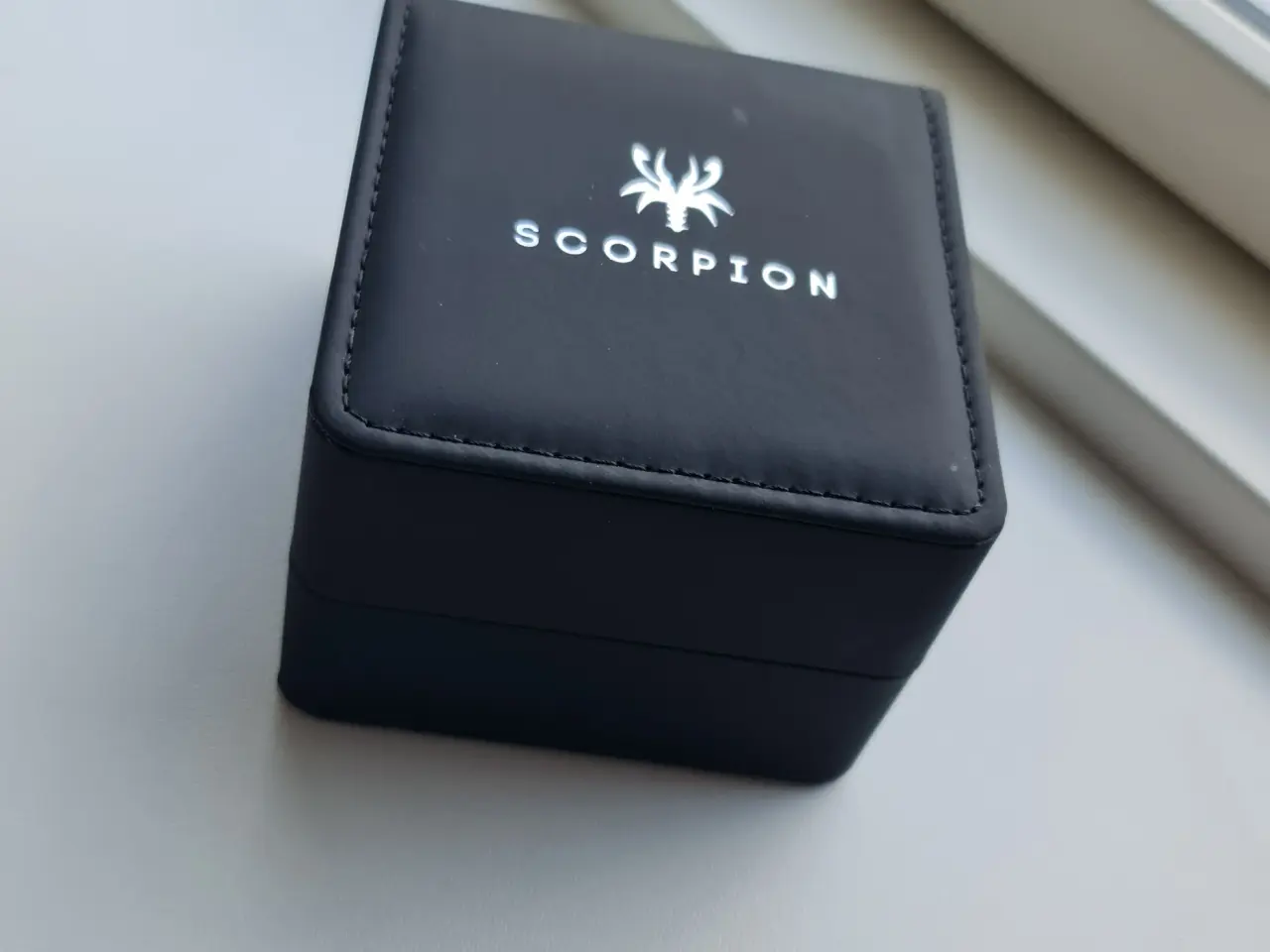 Billede 6 - Scorpion Chronograph Ur – Guld/Sølv – I Æske – Eks