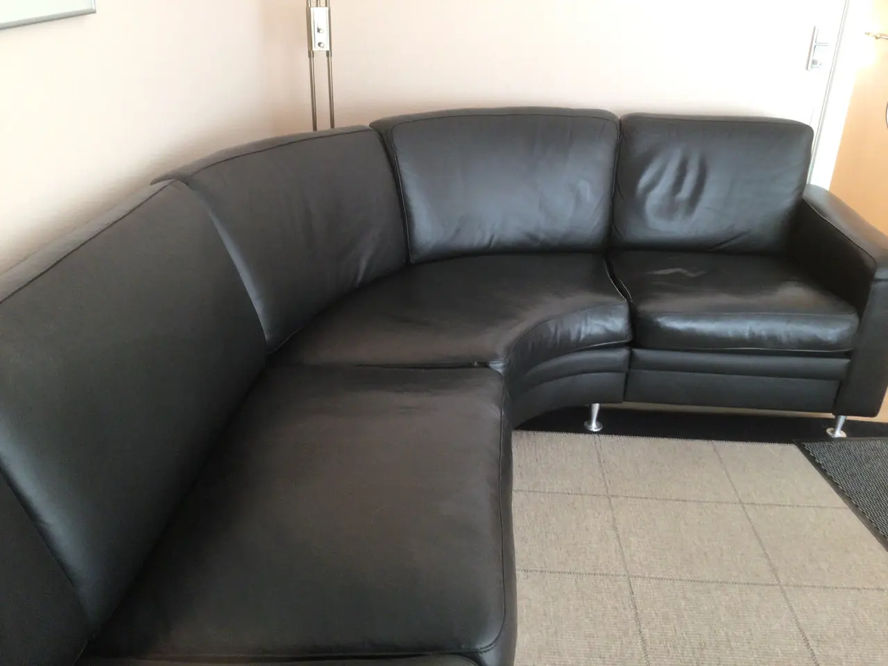 Billede 1 - Hjørnesofa+ sofabord i ludbehandlet eg