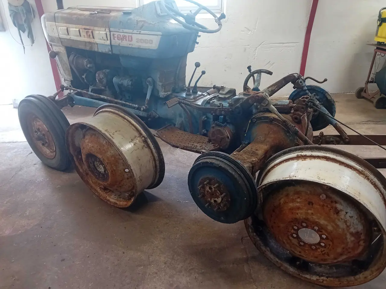 Billede 3 - Ford 3000 Dele
