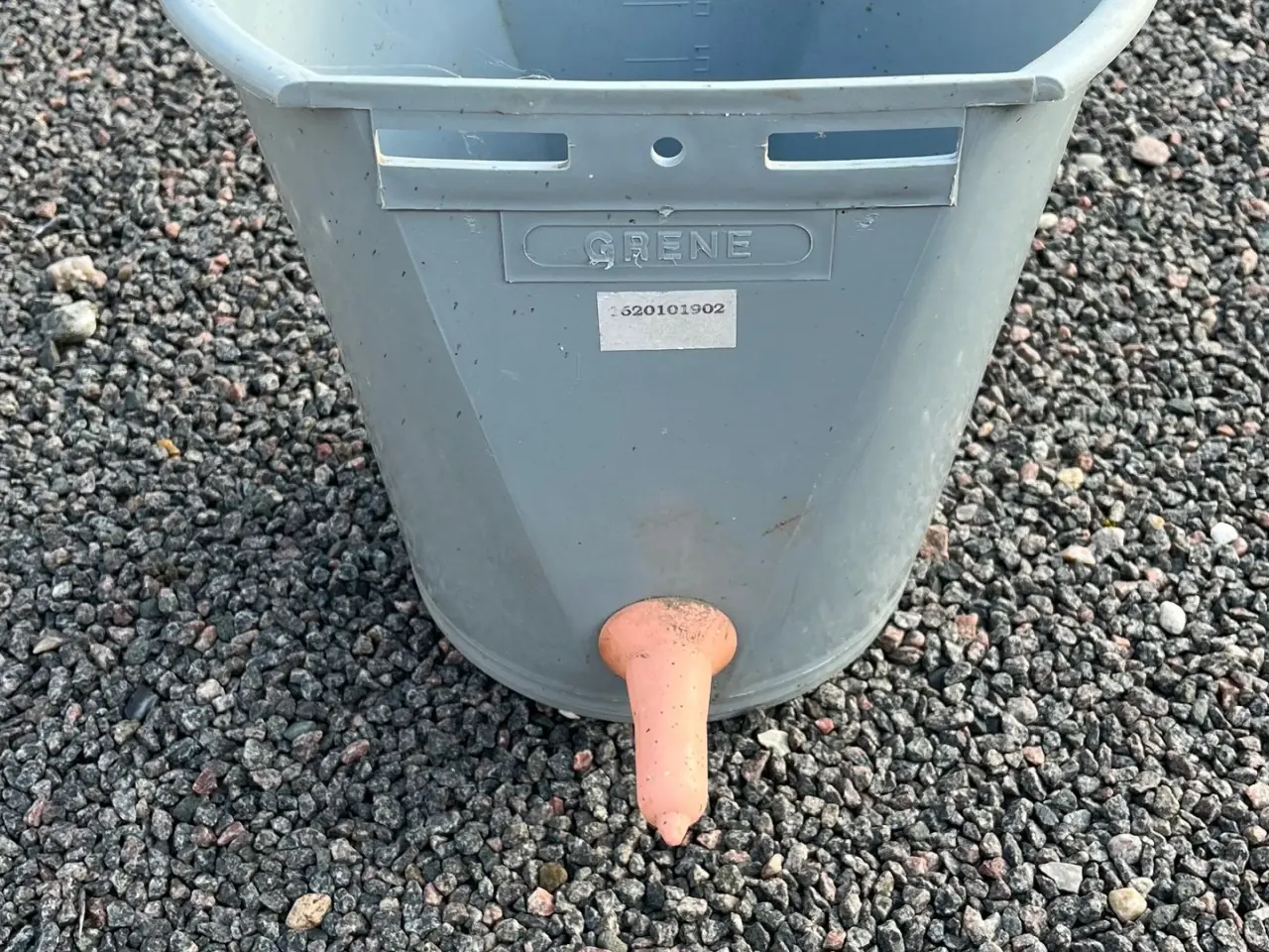 Billede 2 - - - - Suttespande til kalve