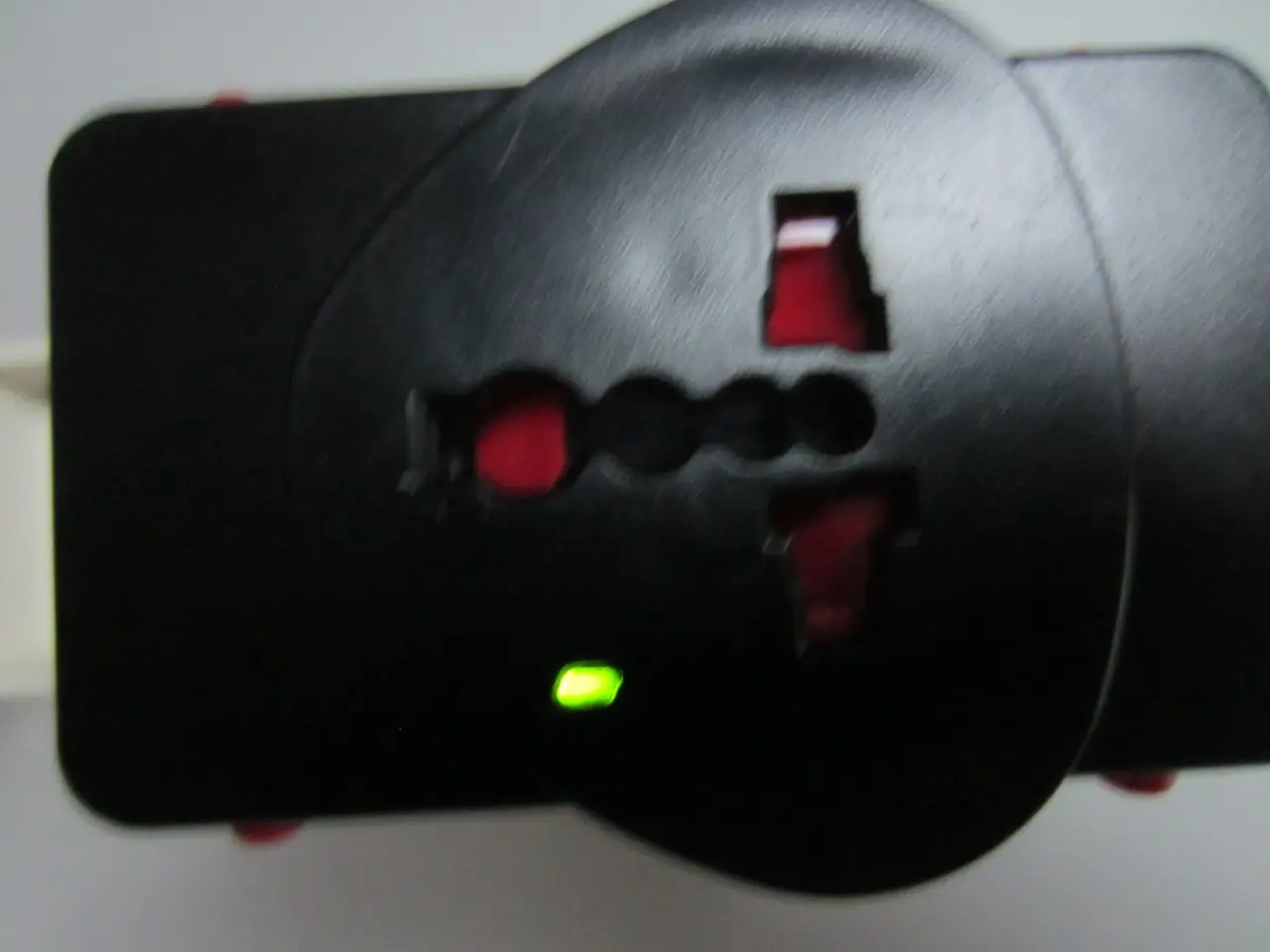 Billede 1 - E&B Giftware LLC Model 3172 rejseadapter