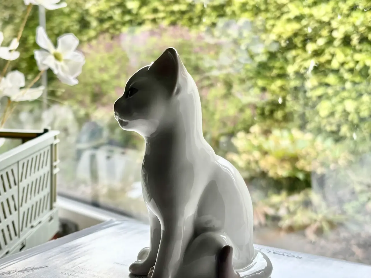 Billede 2 - ✨ Bing & Grøndahl porcelæns killing – hvid kat mod